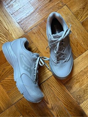 Saucony Women's Integrity Walker 3 Grey Leather Sneakers